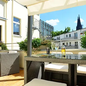 3* Otel Domstern